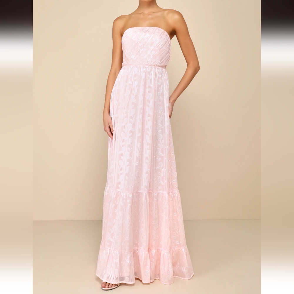 NWT. Adorably Elegant Blush Pink Jacquard Floral Strapless Maxi Dress. Size M.